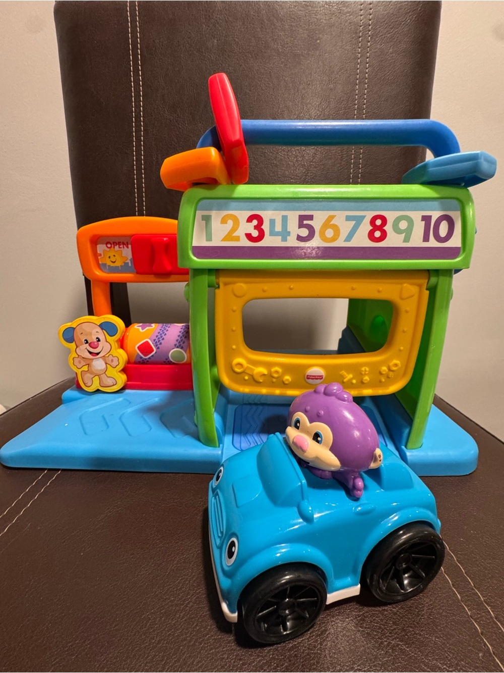 Fisher-Price Laugh & Learn Puppy’s Number Garage